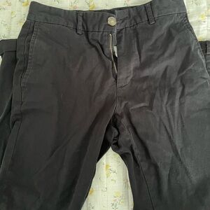 Old Navy Men’s Slim Built-In-Flex Rotation Chino Pants in Black size 28x30